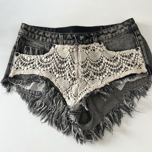 One Teaspoon Boho Shorts Lace Frayed Mini Dark Jeans Denim Sexy Cool XS XXS 6/24